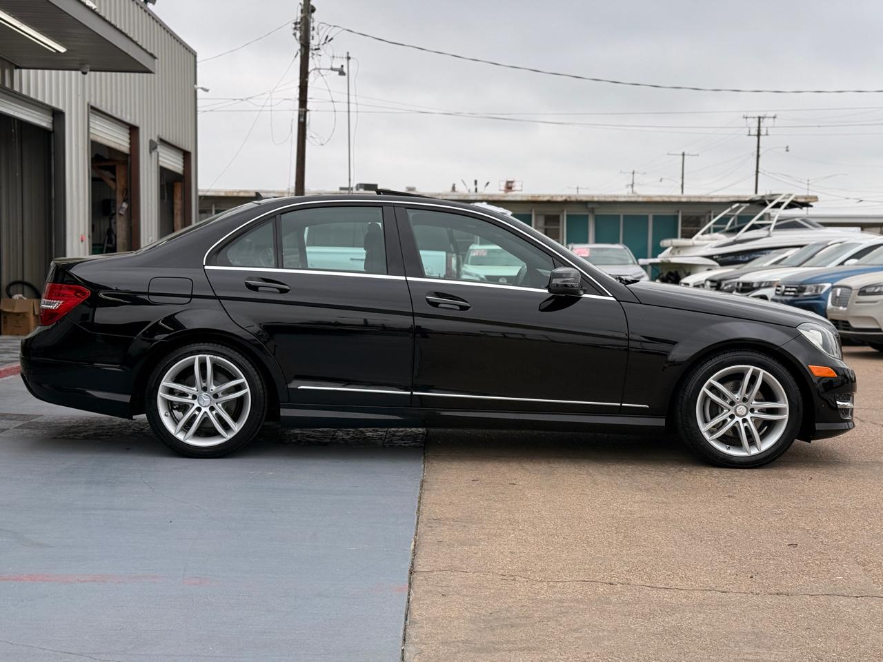 Mercedes-Benz C-Class C250 Luxury Sedan 2014