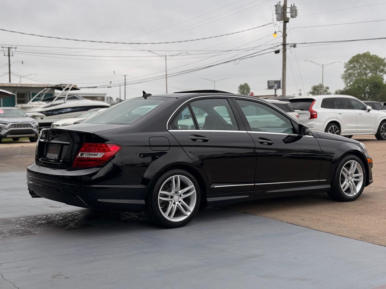 Mercedes-Benz C-Class C250 Luxury Sedan 2014