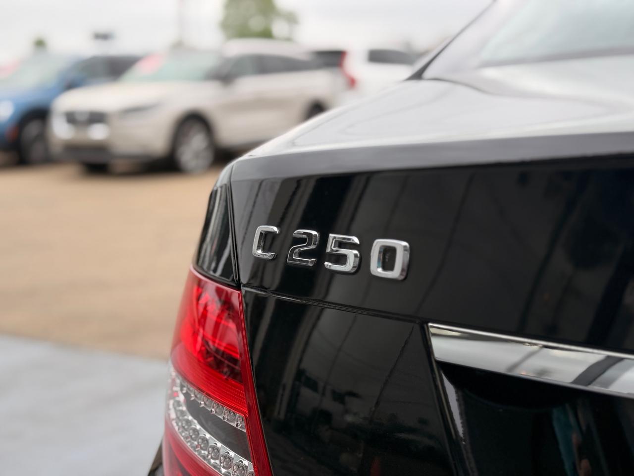 Mercedes-Benz C-Class C250 Luxury Sedan 2014