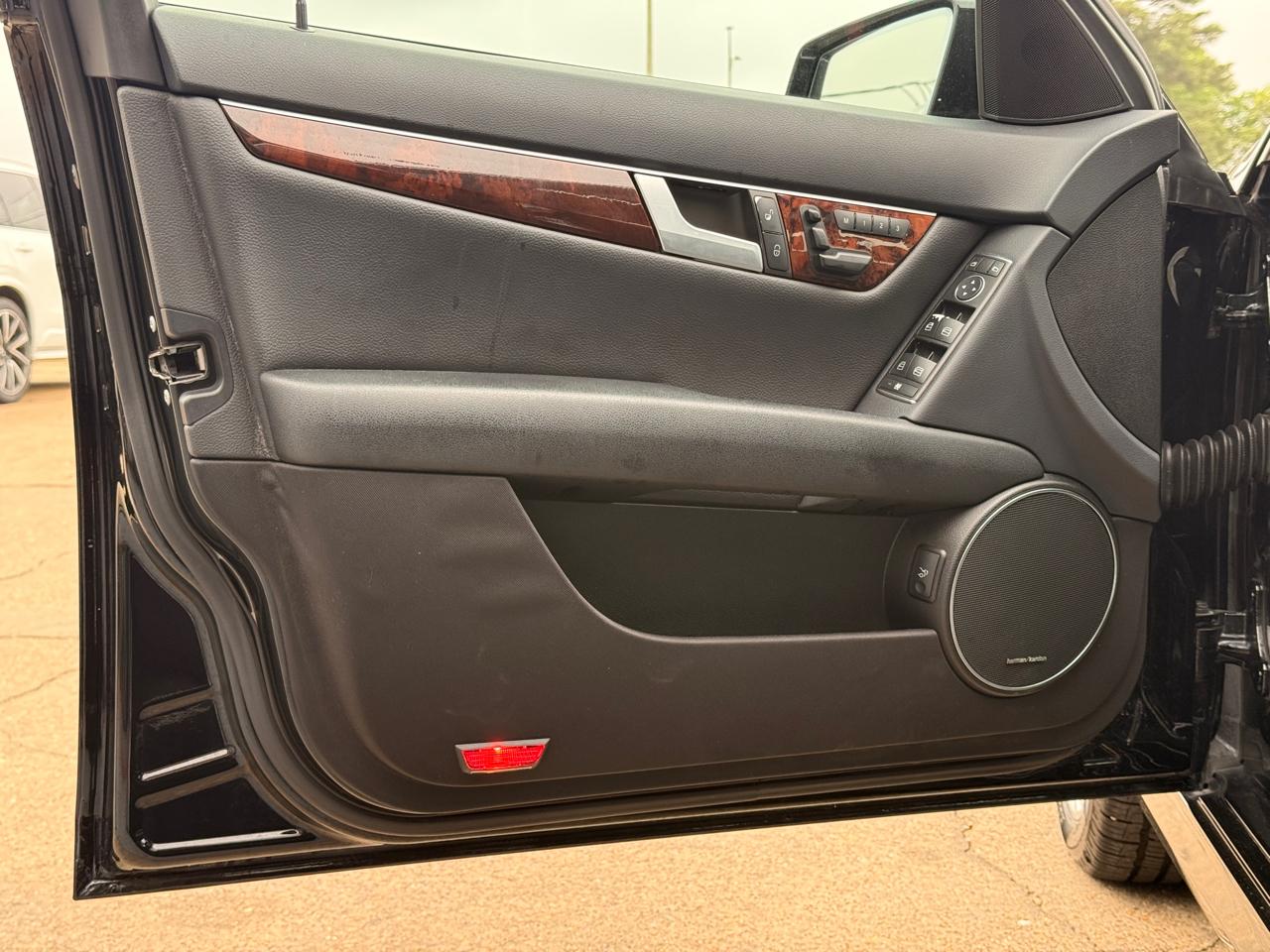 Mercedes-Benz C-Class C250 Luxury Sedan 2014