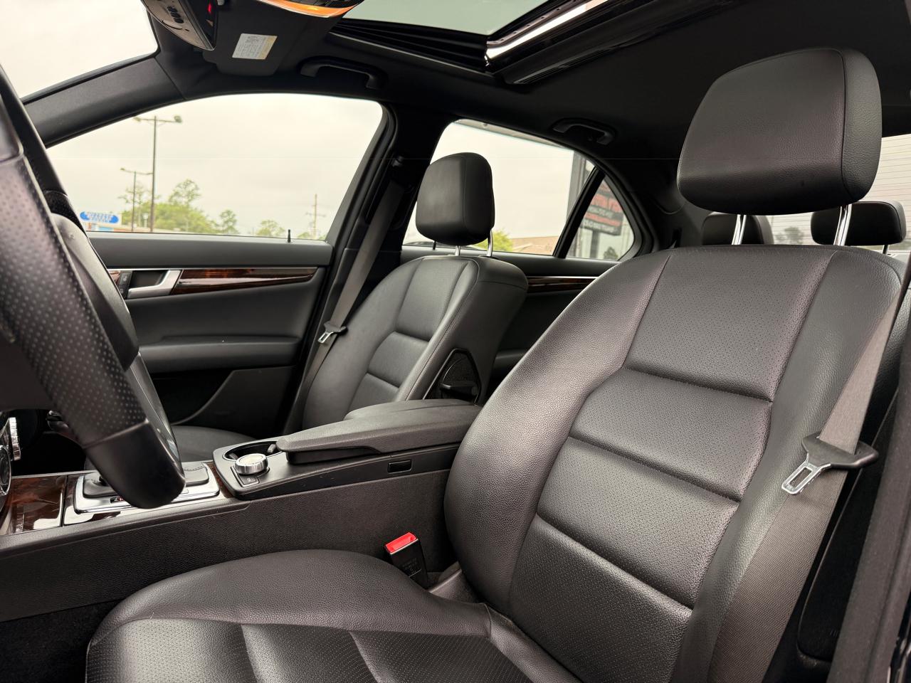 Mercedes-Benz C-Class C250 Luxury Sedan 2014