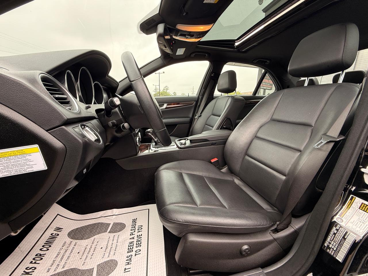 Mercedes-Benz C-Class C250 Luxury Sedan 2014