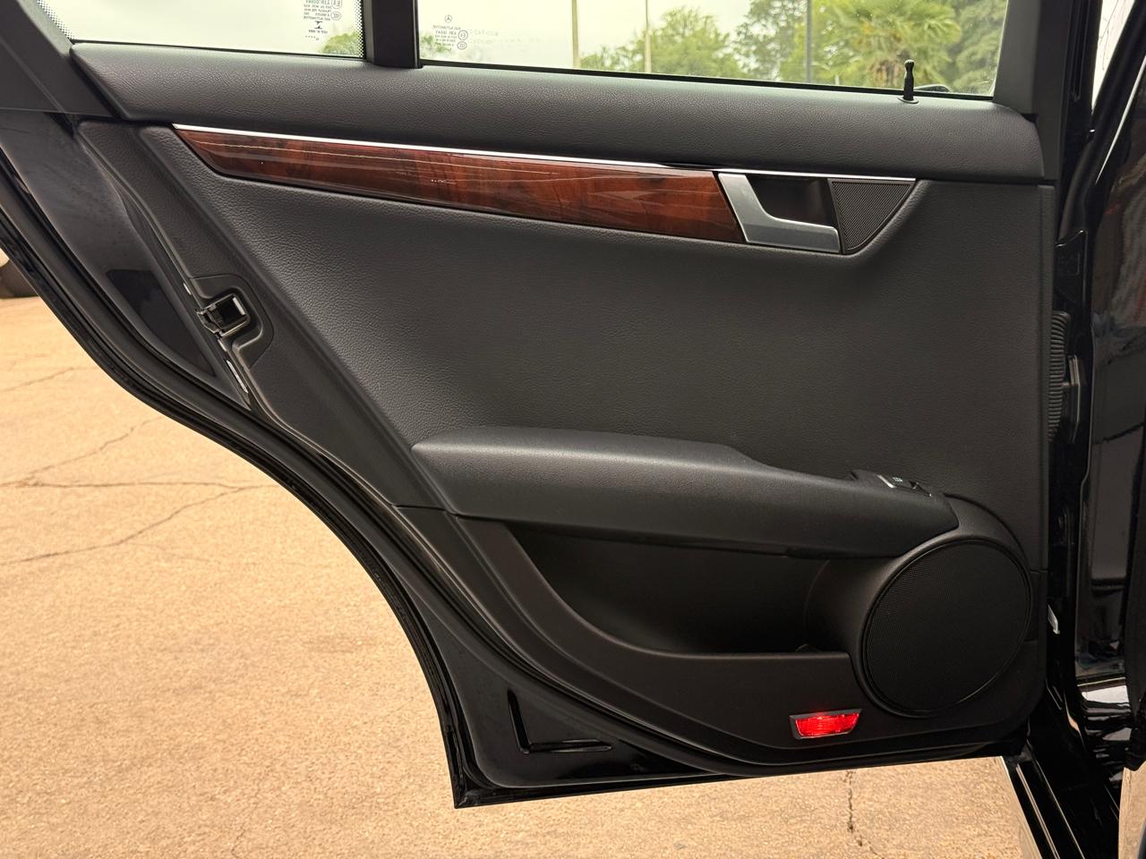 Mercedes-Benz C-Class C250 Luxury Sedan 2014