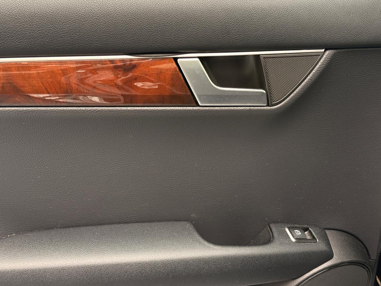 Mercedes-Benz C-Class C250 Luxury Sedan 2014