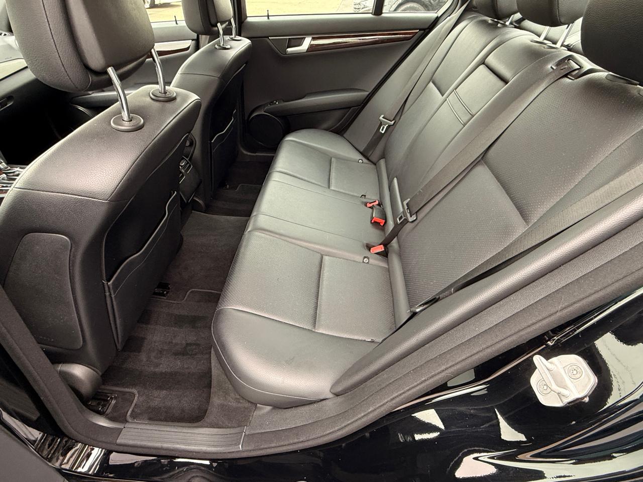 Mercedes-Benz C-Class C250 Luxury Sedan 2014