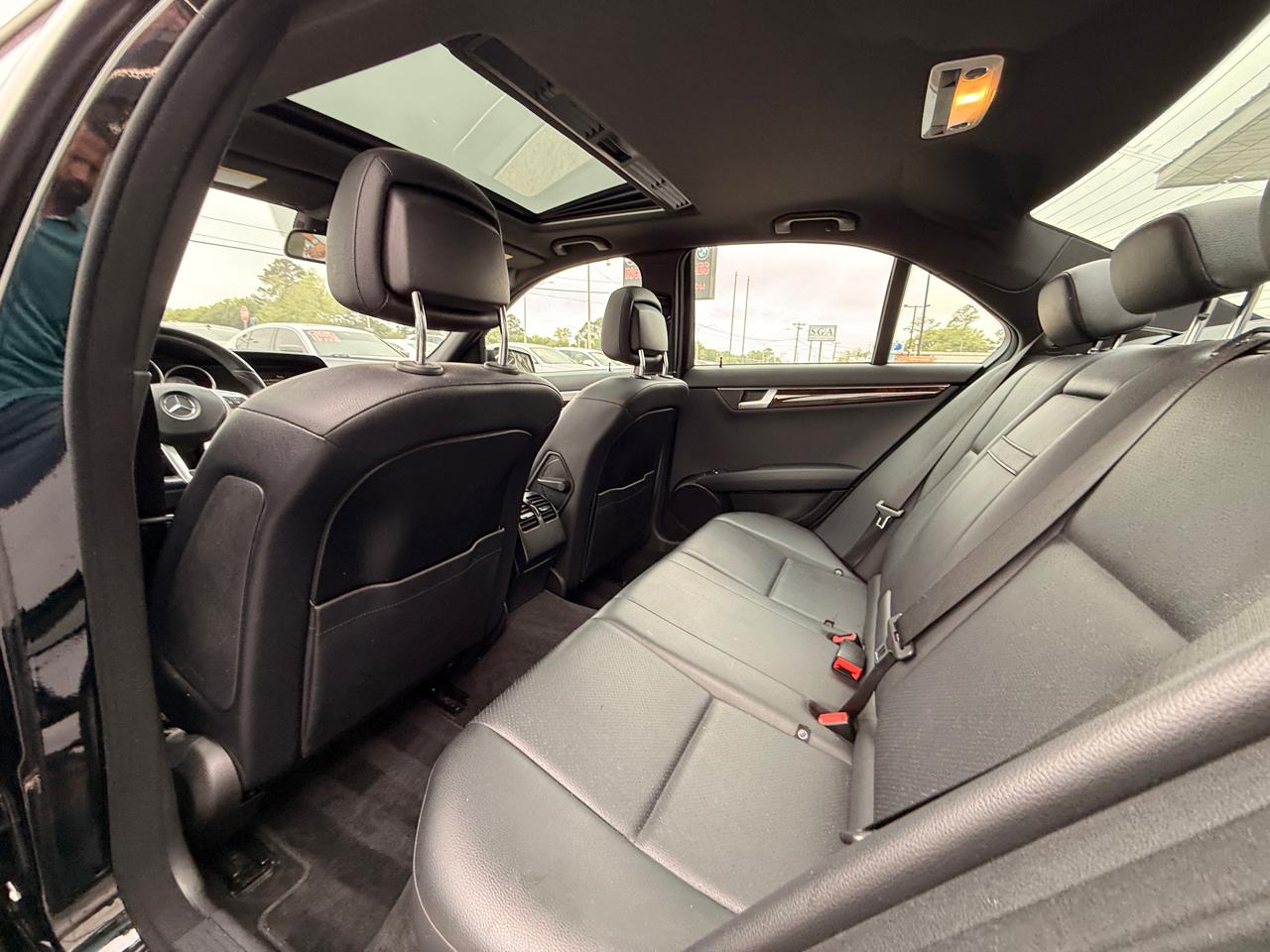 Mercedes-Benz C-Class C250 Luxury Sedan 2014