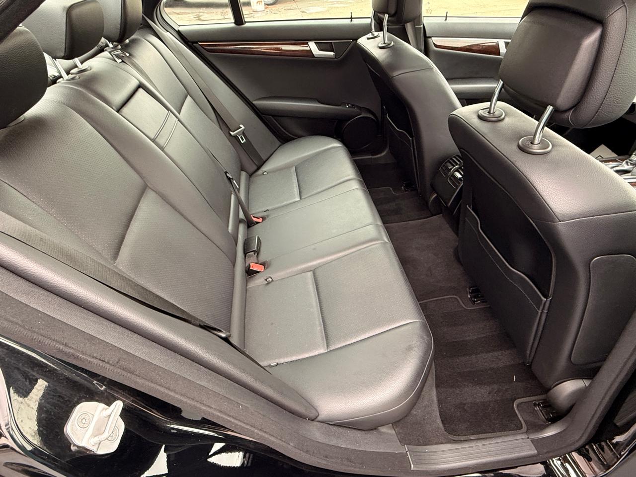 Mercedes-Benz C-Class C250 Luxury Sedan 2014