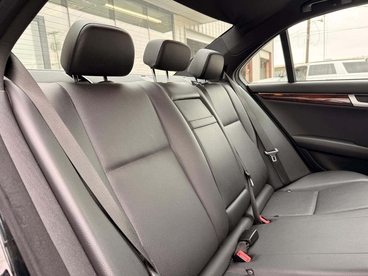 Mercedes-Benz C-Class C250 Luxury Sedan 2014