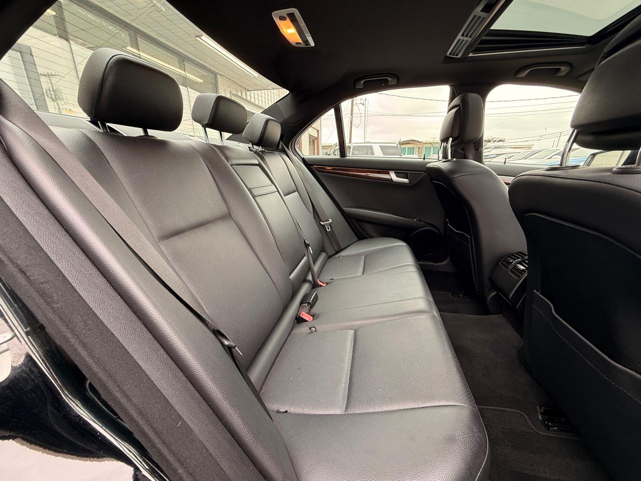 Mercedes-Benz C-Class C250 Luxury Sedan 2014