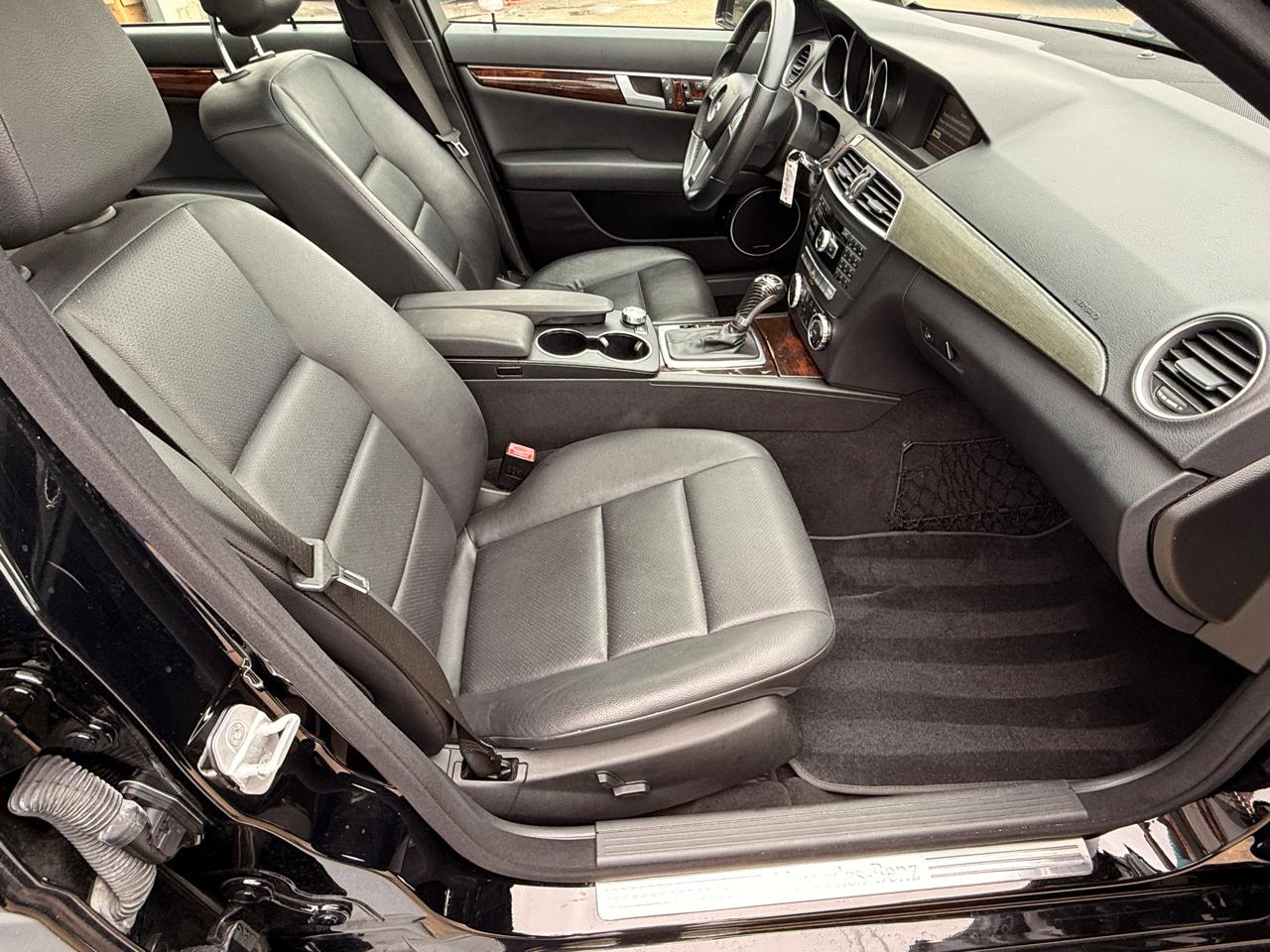 Mercedes-Benz C-Class C250 Luxury Sedan 2014
