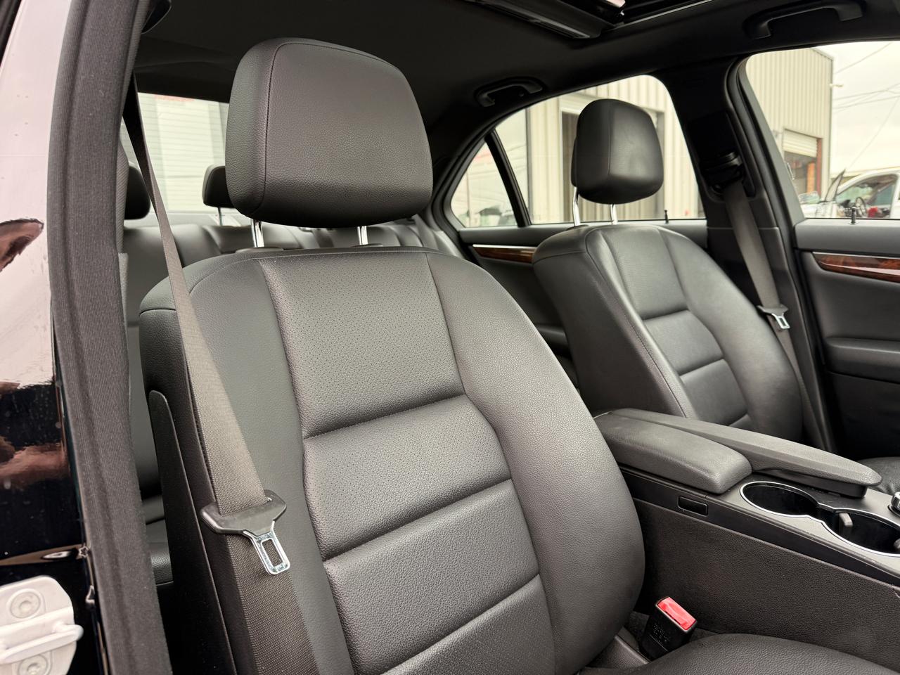 Mercedes-Benz C-Class C250 Luxury Sedan 2014