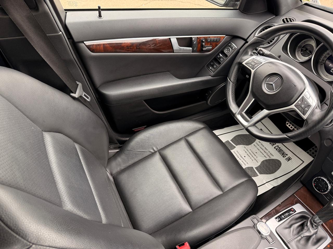 Mercedes-Benz C-Class C250 Luxury Sedan 2014