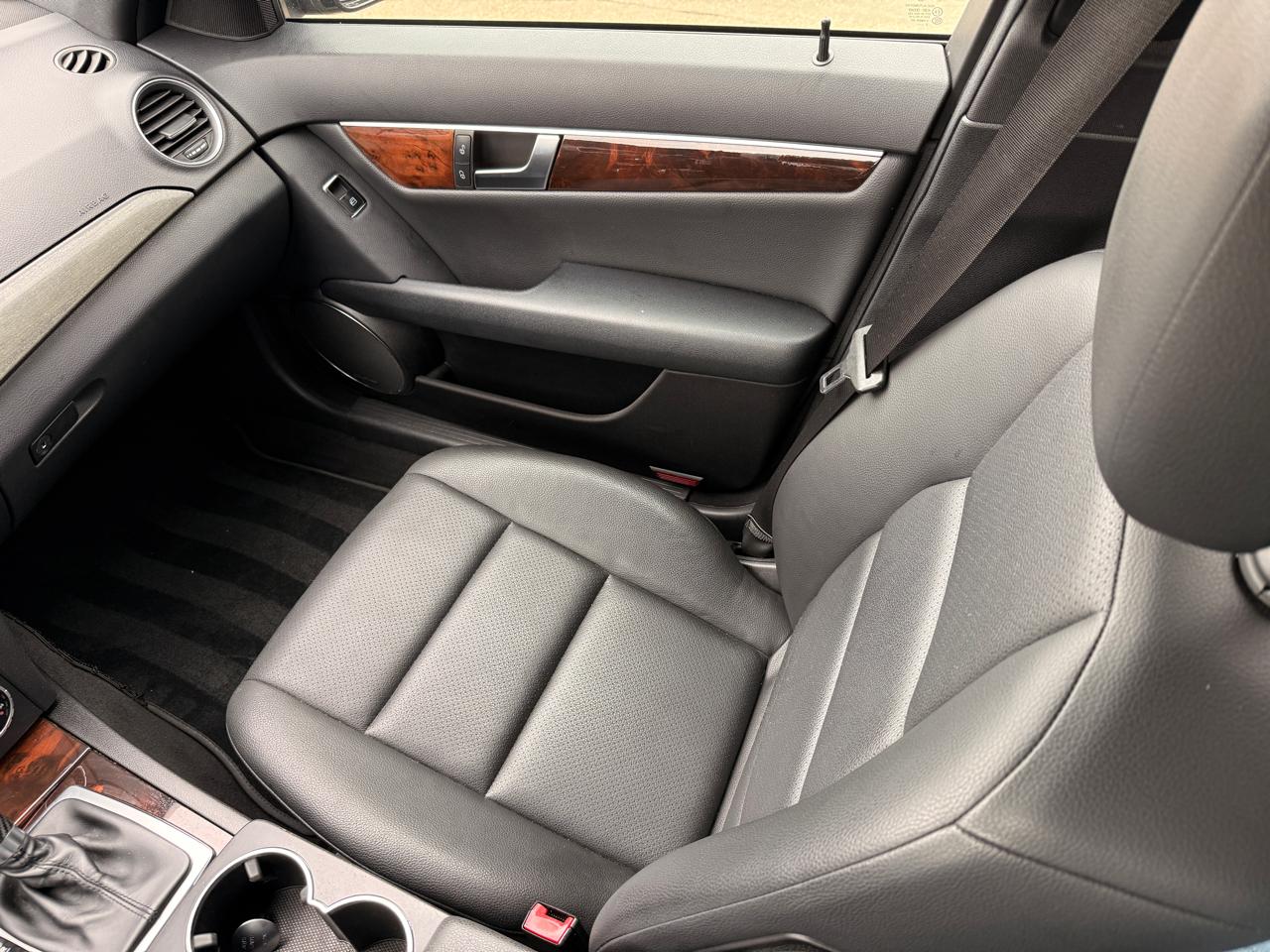 Mercedes-Benz C-Class C250 Luxury Sedan 2014