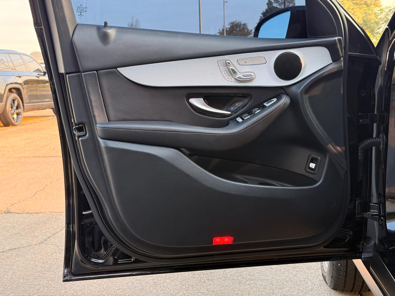 Mercedes-Benz GLC-Class GLC300 2019