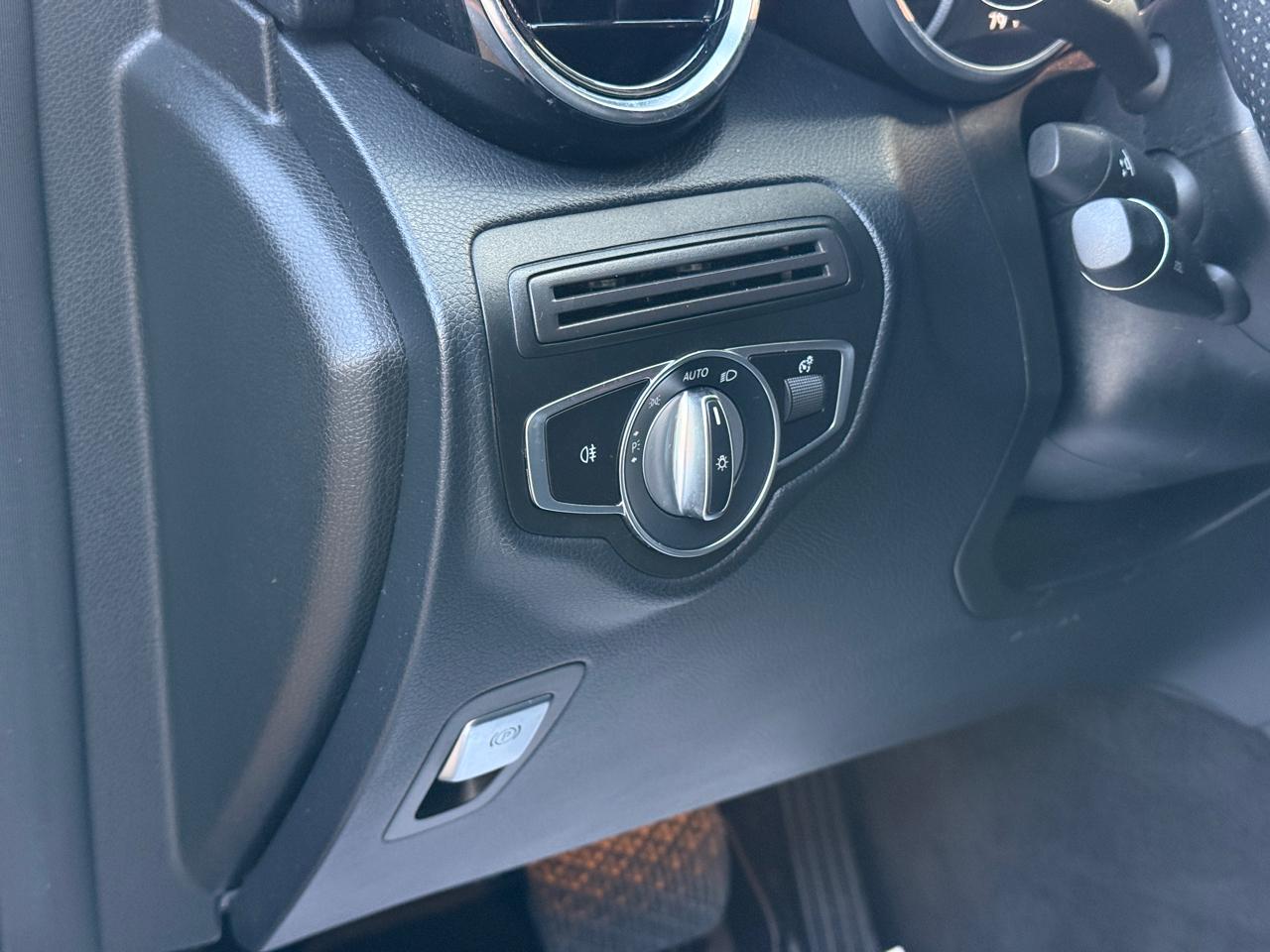 Mercedes-Benz GLC-Class GLC300 2019