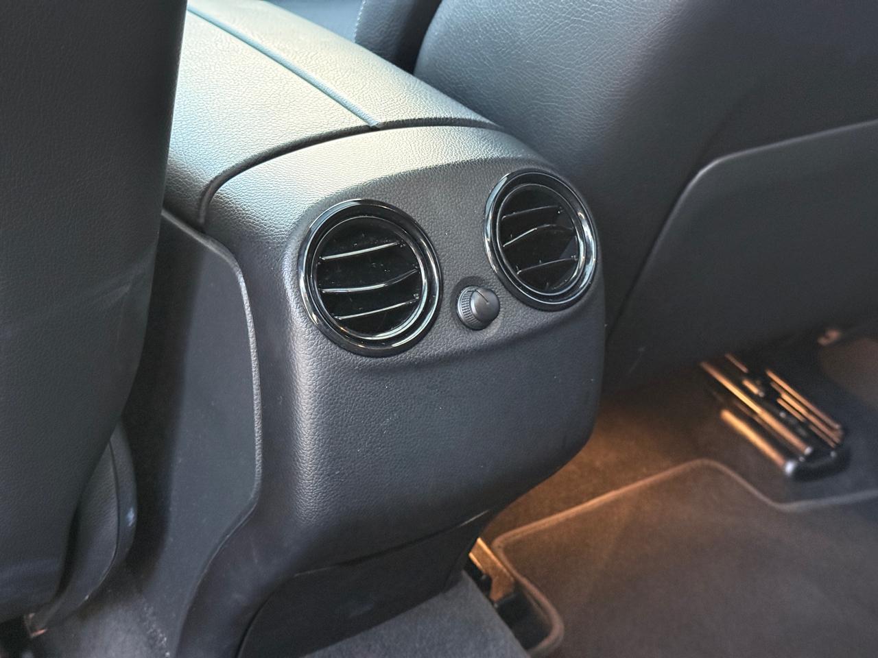 Mercedes-Benz GLC-Class GLC300 2019