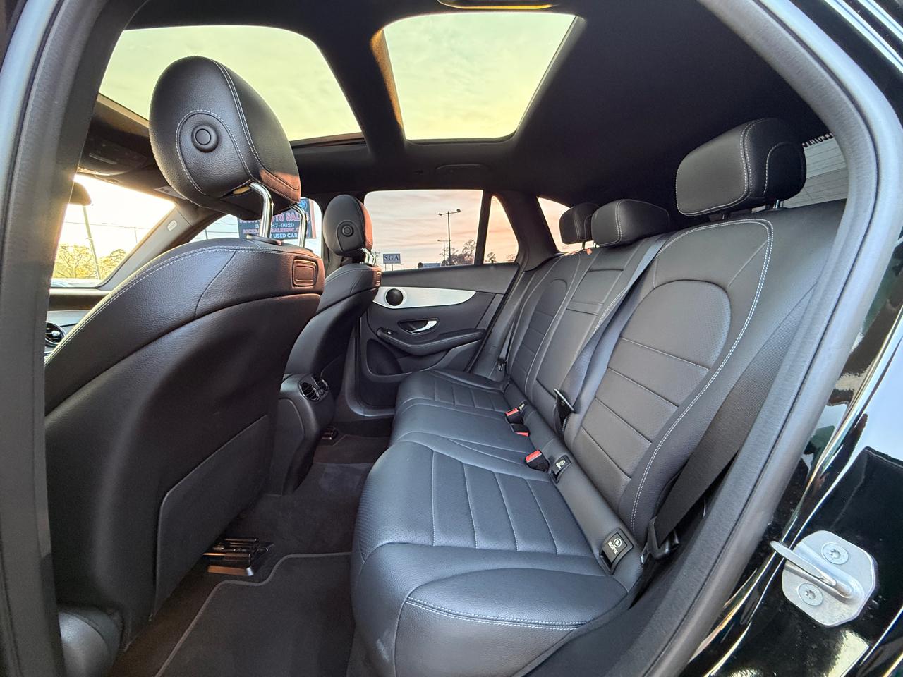 Mercedes-Benz GLC-Class GLC300 2019