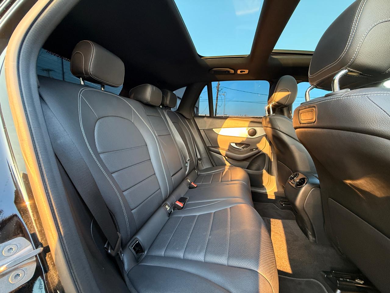 Mercedes-Benz GLC-Class GLC300 2019