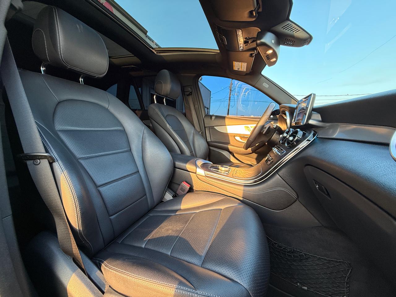 Mercedes-Benz GLC-Class GLC300 2019