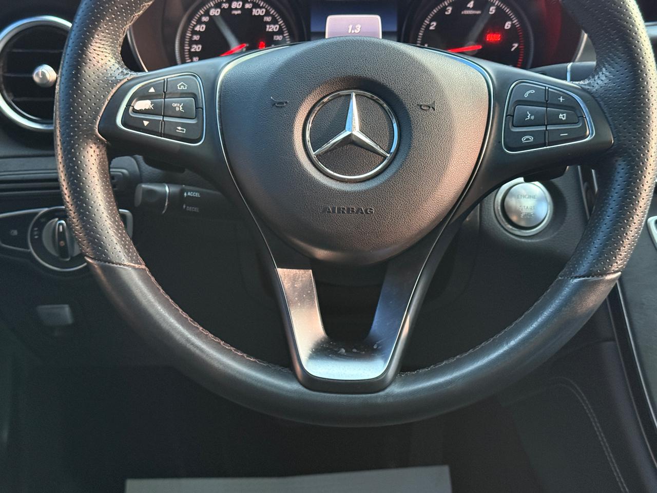 Mercedes-Benz GLC-Class GLC300 2019