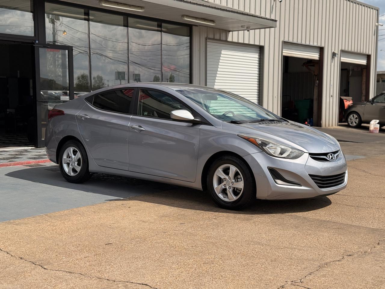 Hyundai Elantra SE 6AT 2015