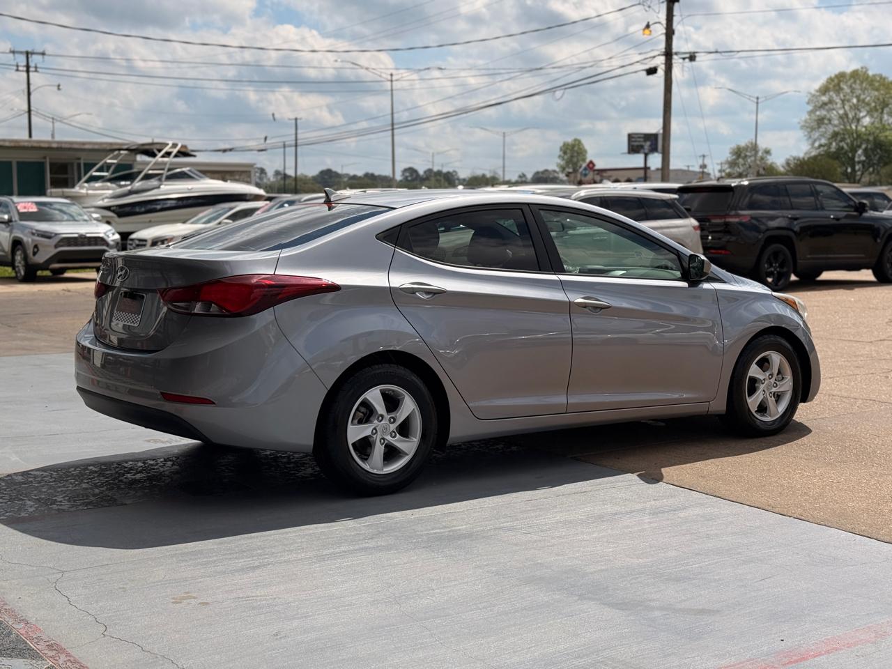 Hyundai Elantra SE 6AT 2015
