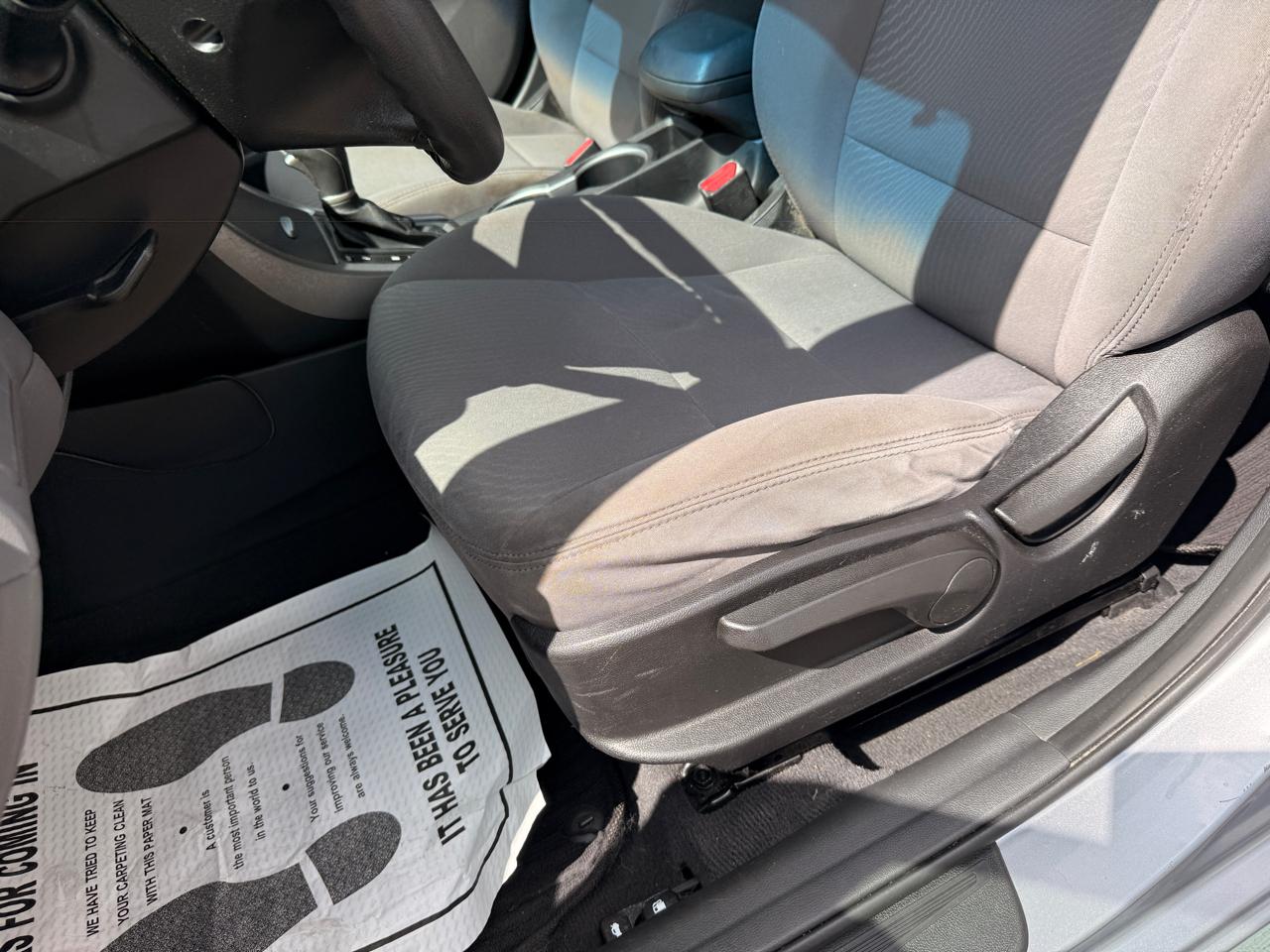 Hyundai Elantra SE 6AT 2015