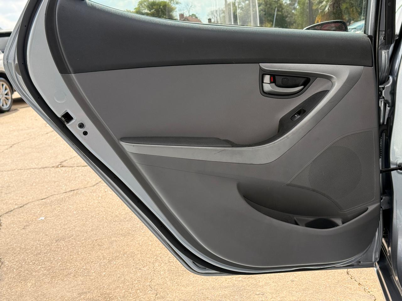 Hyundai Elantra SE 6AT 2015