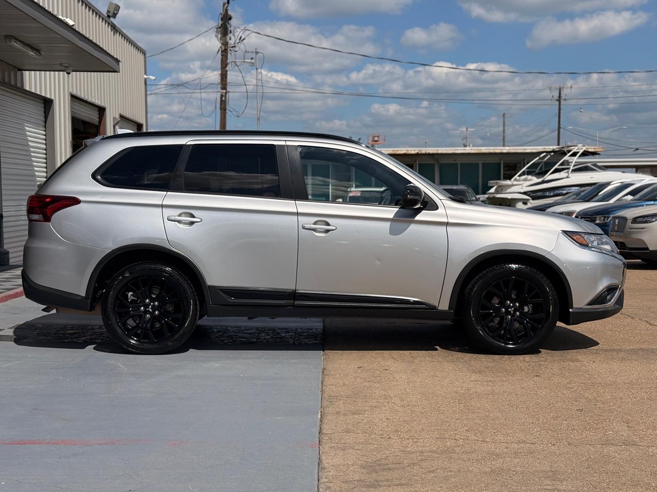 Mitsubishi Outlander SE 2WD 2019