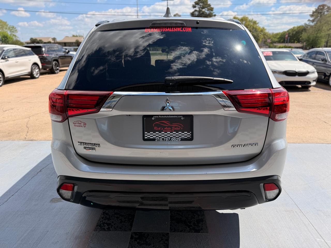Mitsubishi Outlander SE 2WD 2019