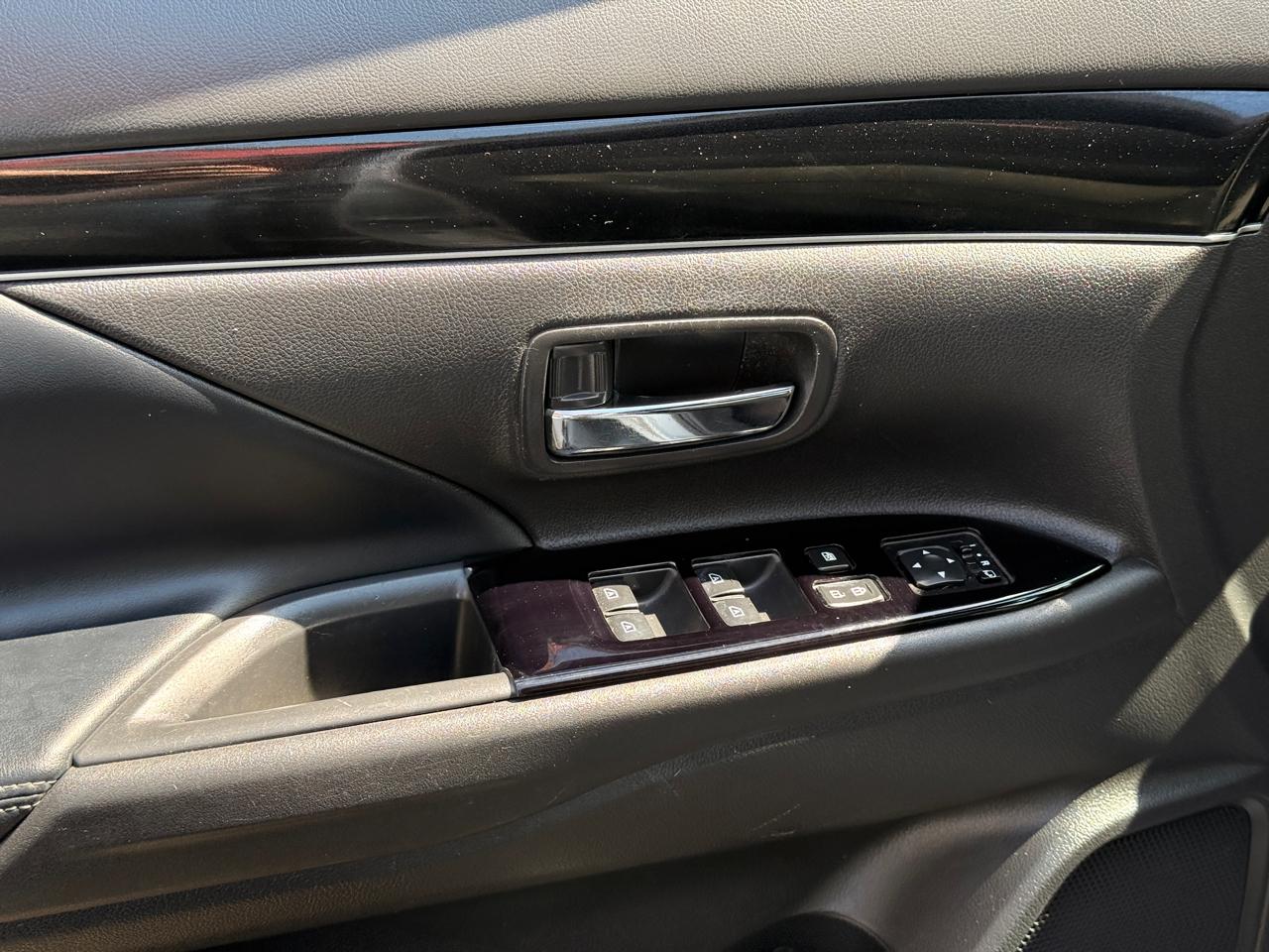 Mitsubishi Outlander SE 2WD 2019