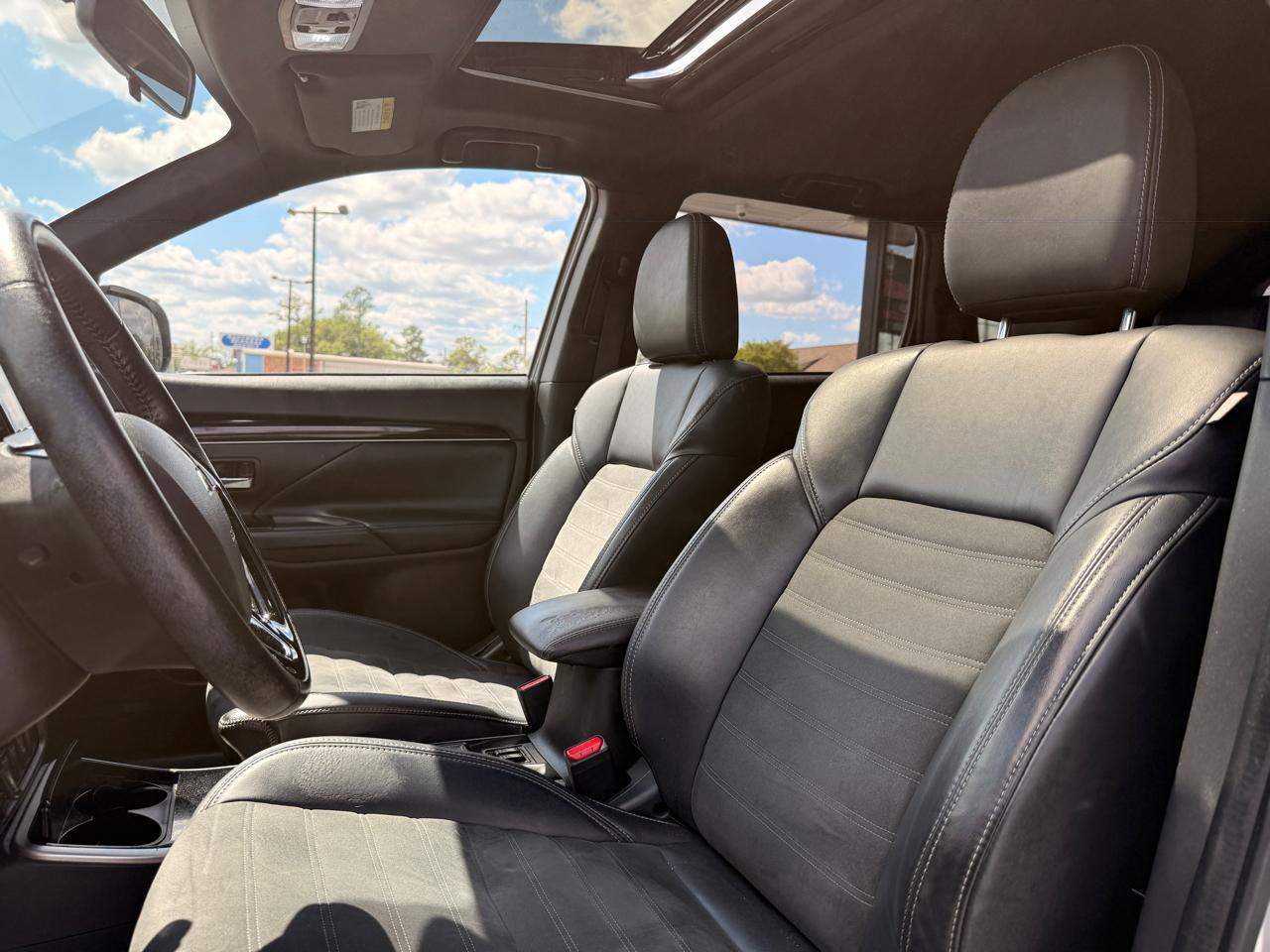 Mitsubishi Outlander SE 2WD 2019