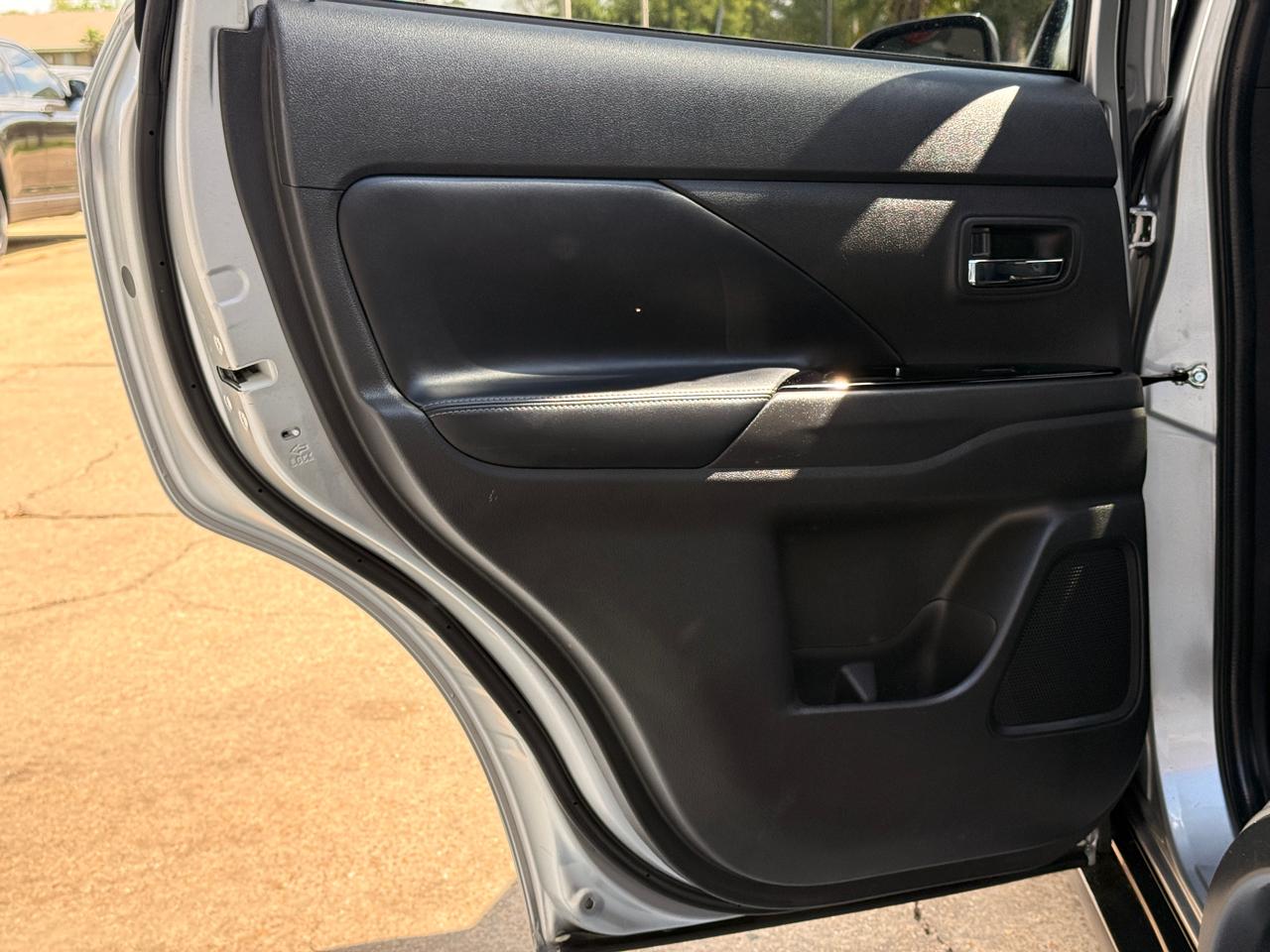 Mitsubishi Outlander SE 2WD 2019