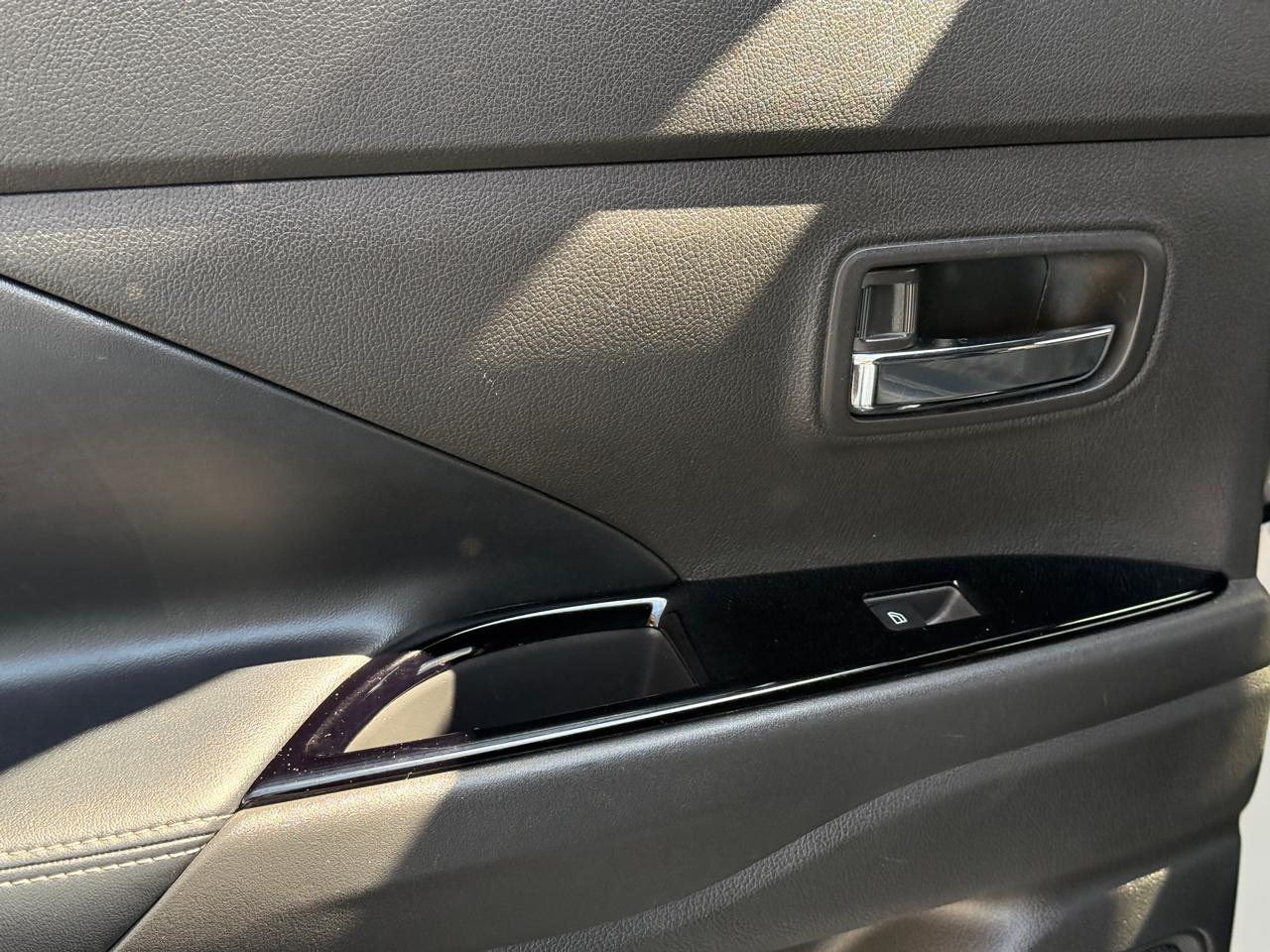 Mitsubishi Outlander SE 2WD 2019