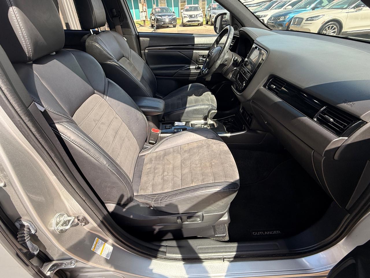 Mitsubishi Outlander SE 2WD 2019