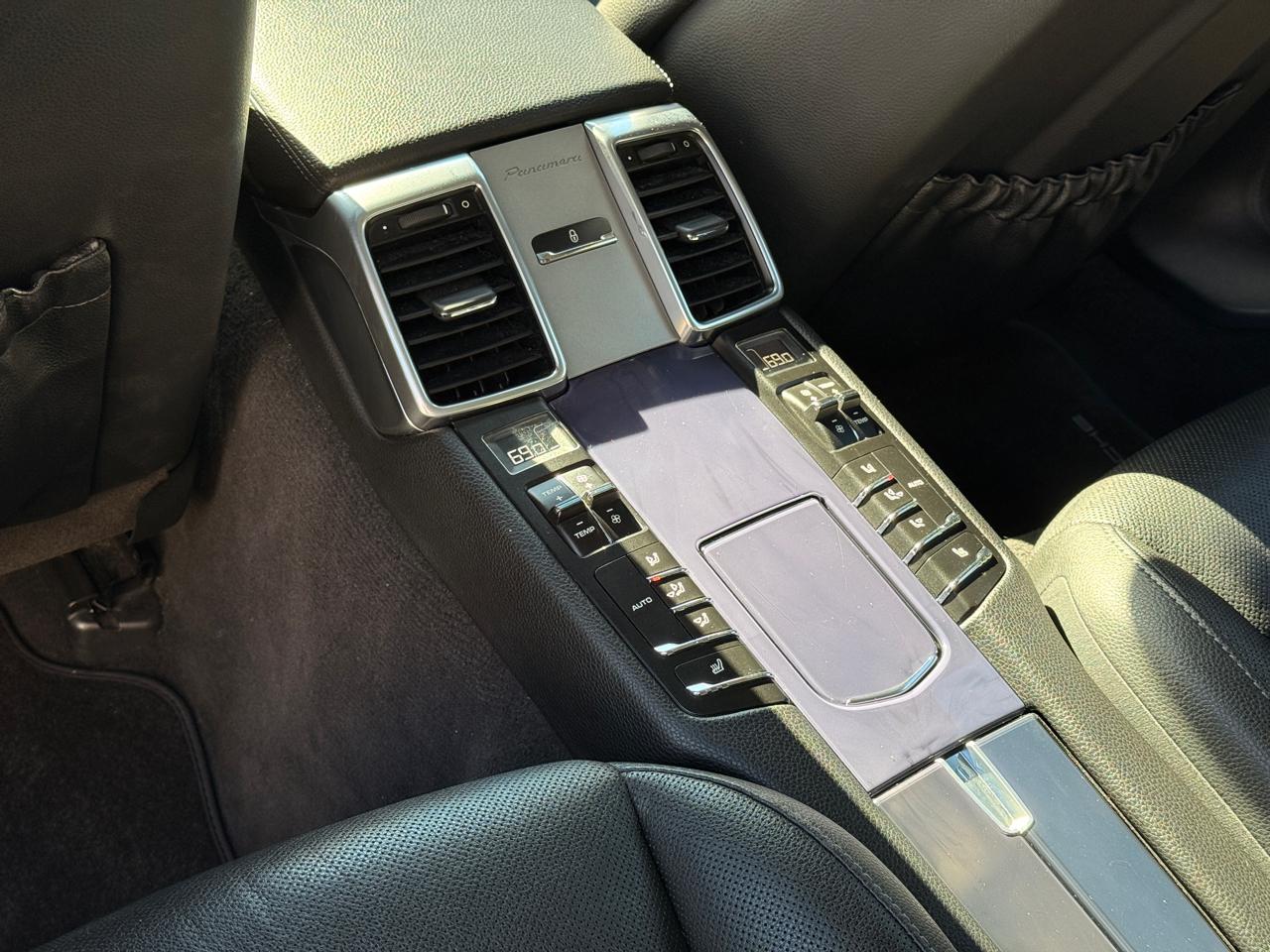 Porsche Panamera 4 2014