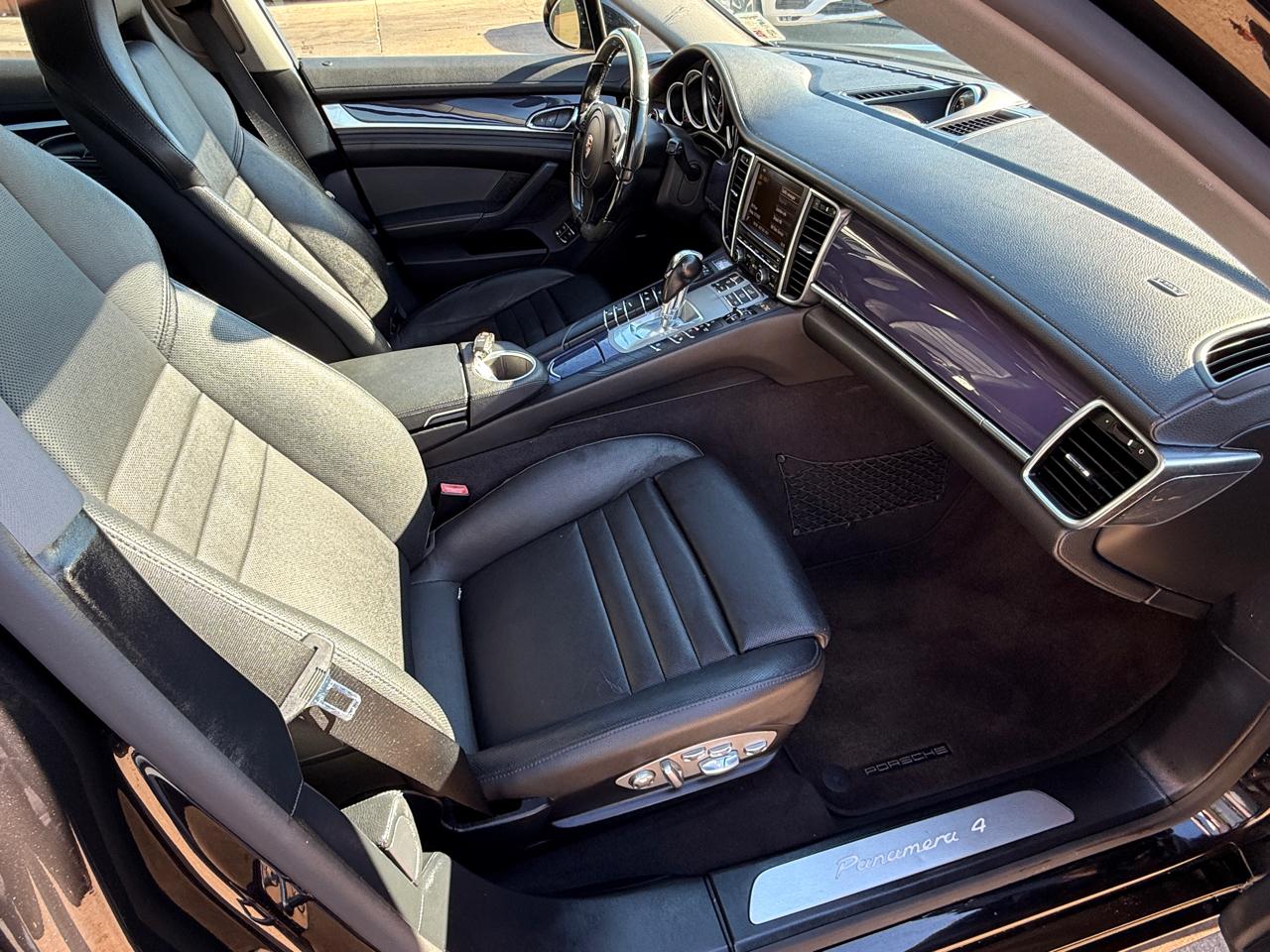 Porsche Panamera 4 2014