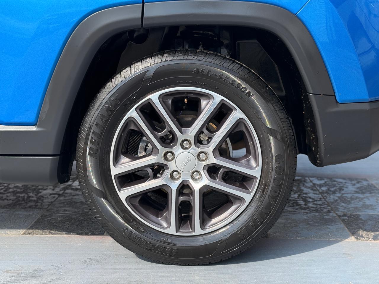 Jeep Compass Latitude FWD 2019