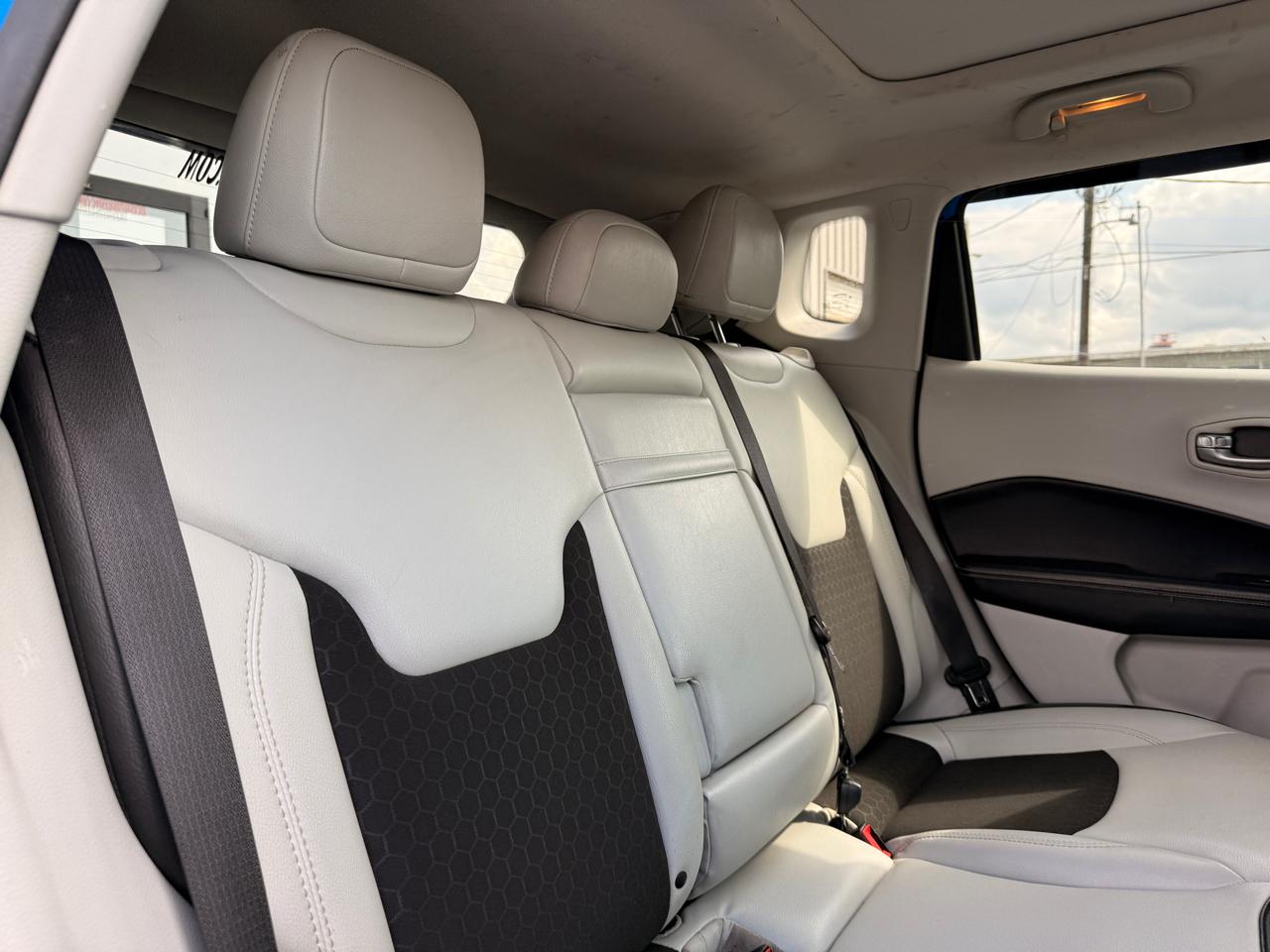 Jeep Compass Latitude FWD 2019