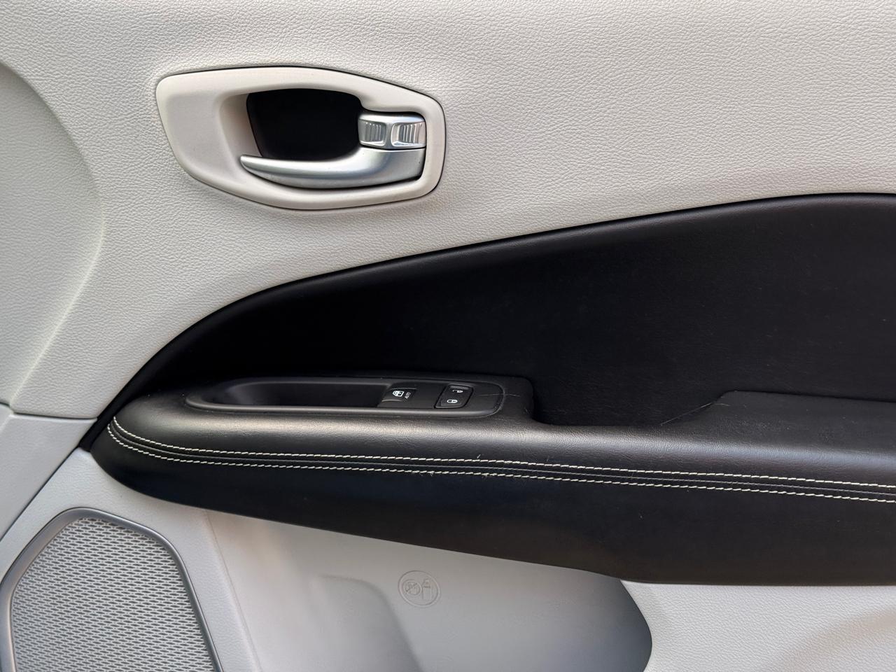 Jeep Compass Latitude FWD 2019