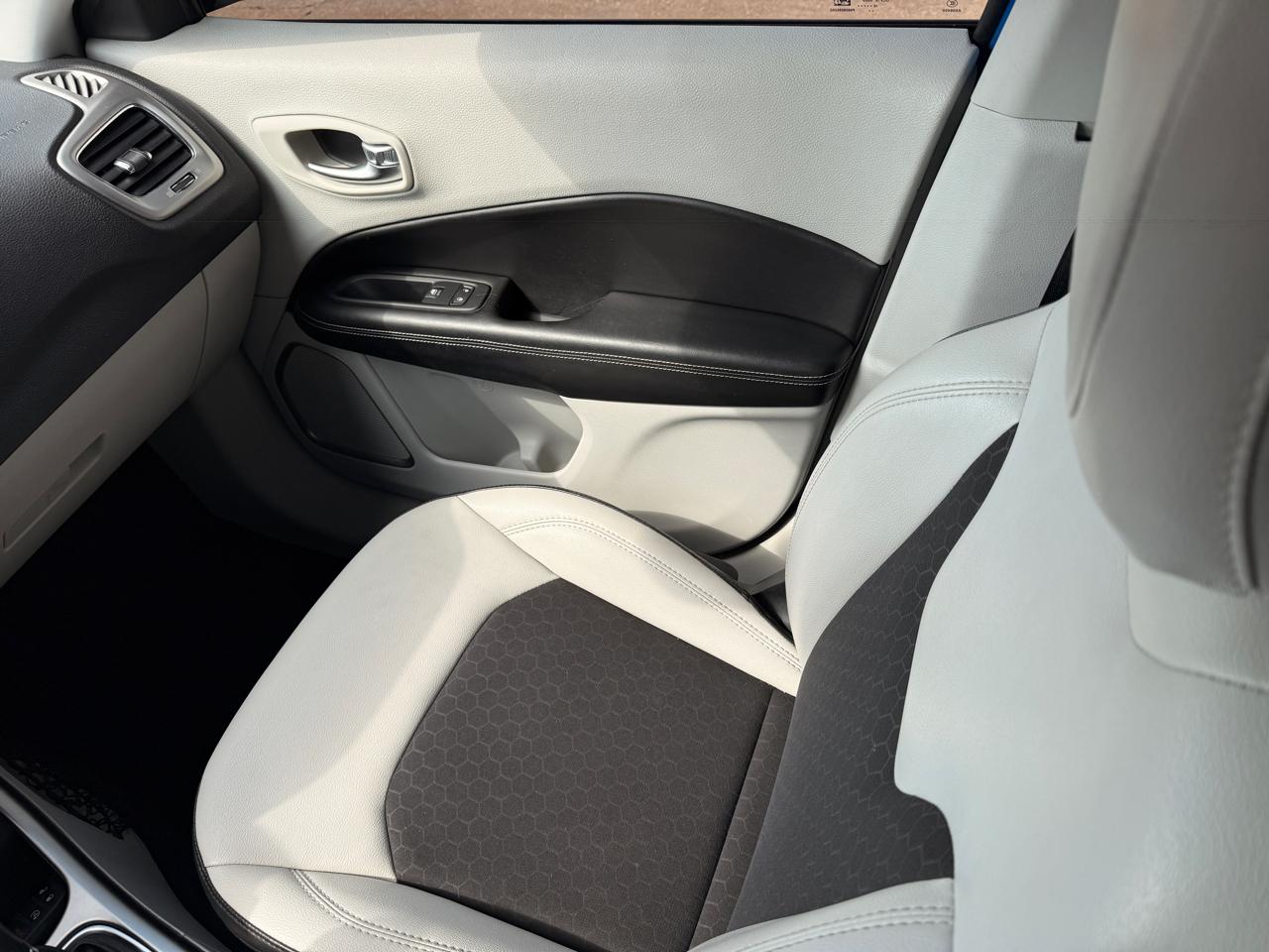 Jeep Compass Latitude FWD 2019