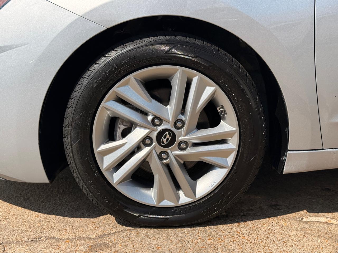 Hyundai Elantra Limited 2020