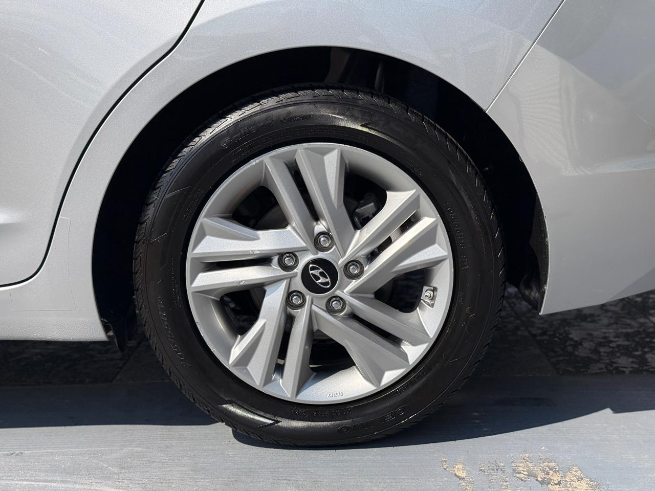 Hyundai Elantra Limited 2020