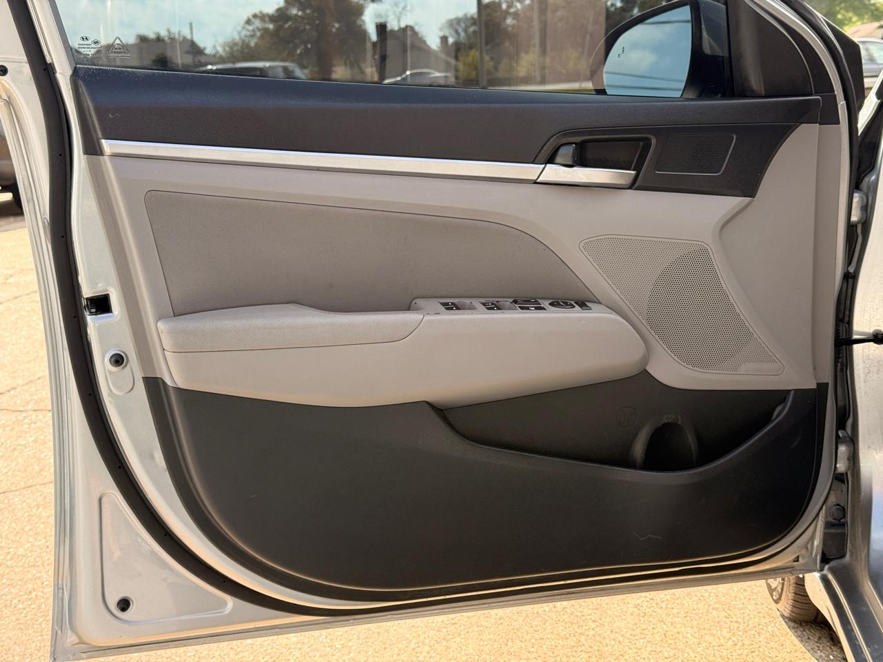 Hyundai Elantra Limited 2020