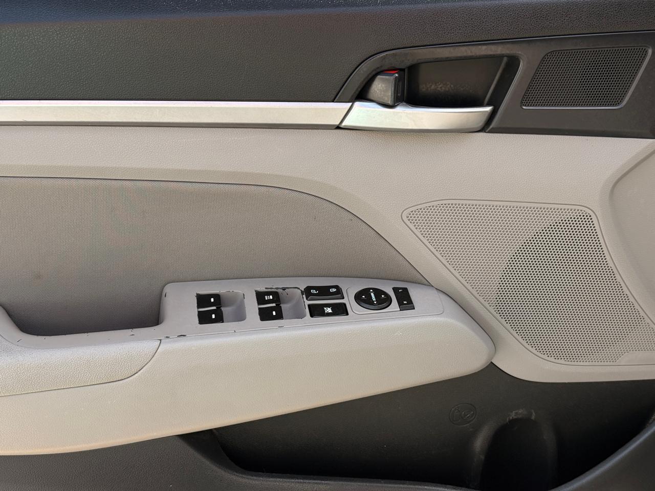 Hyundai Elantra Limited 2020