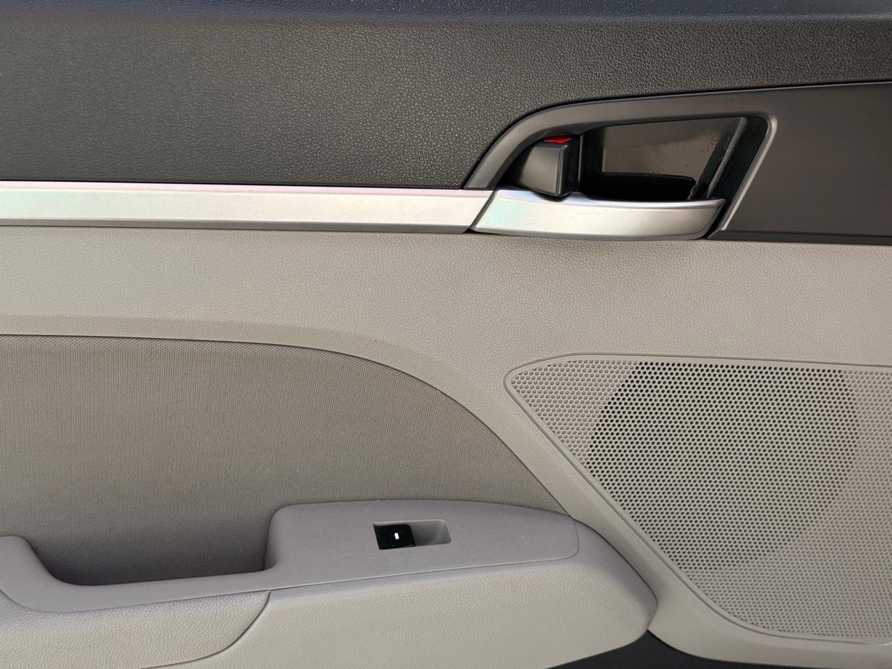 Hyundai Elantra Limited 2020