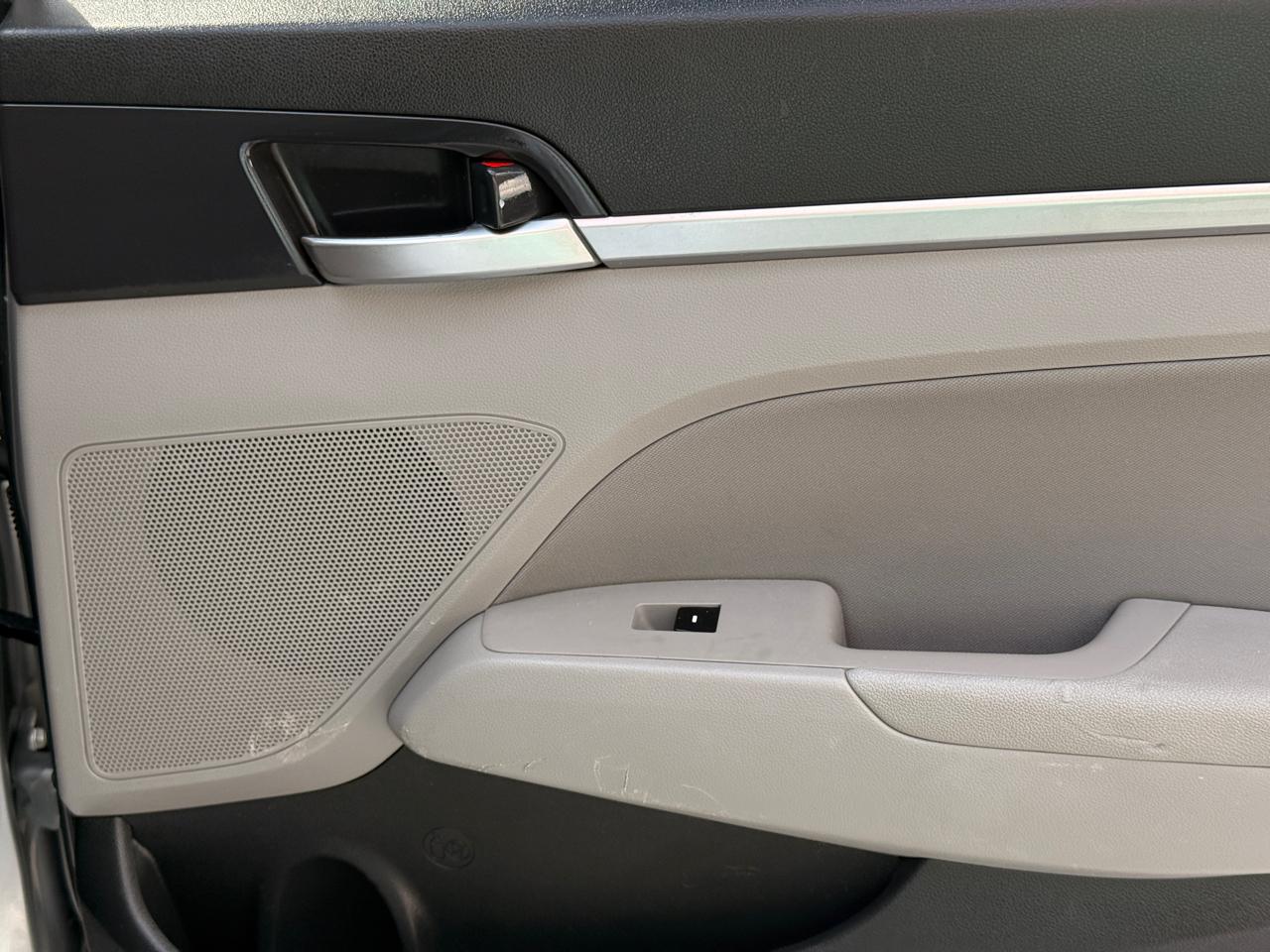 Hyundai Elantra Limited 2020