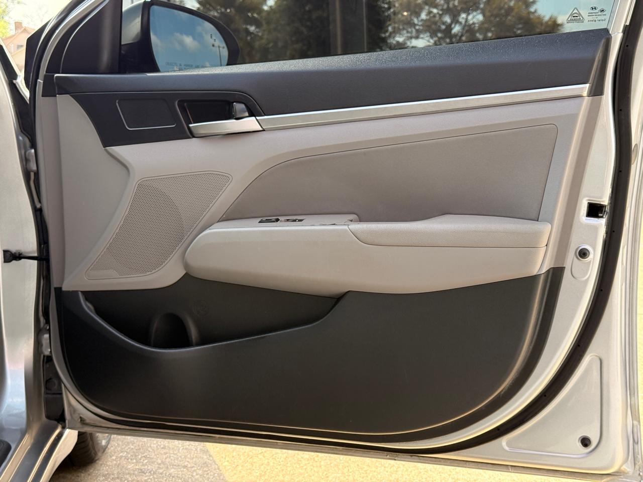 Hyundai Elantra Limited 2020