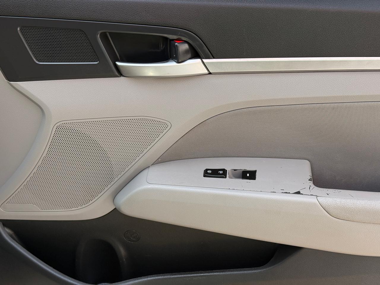 Hyundai Elantra Limited 2020