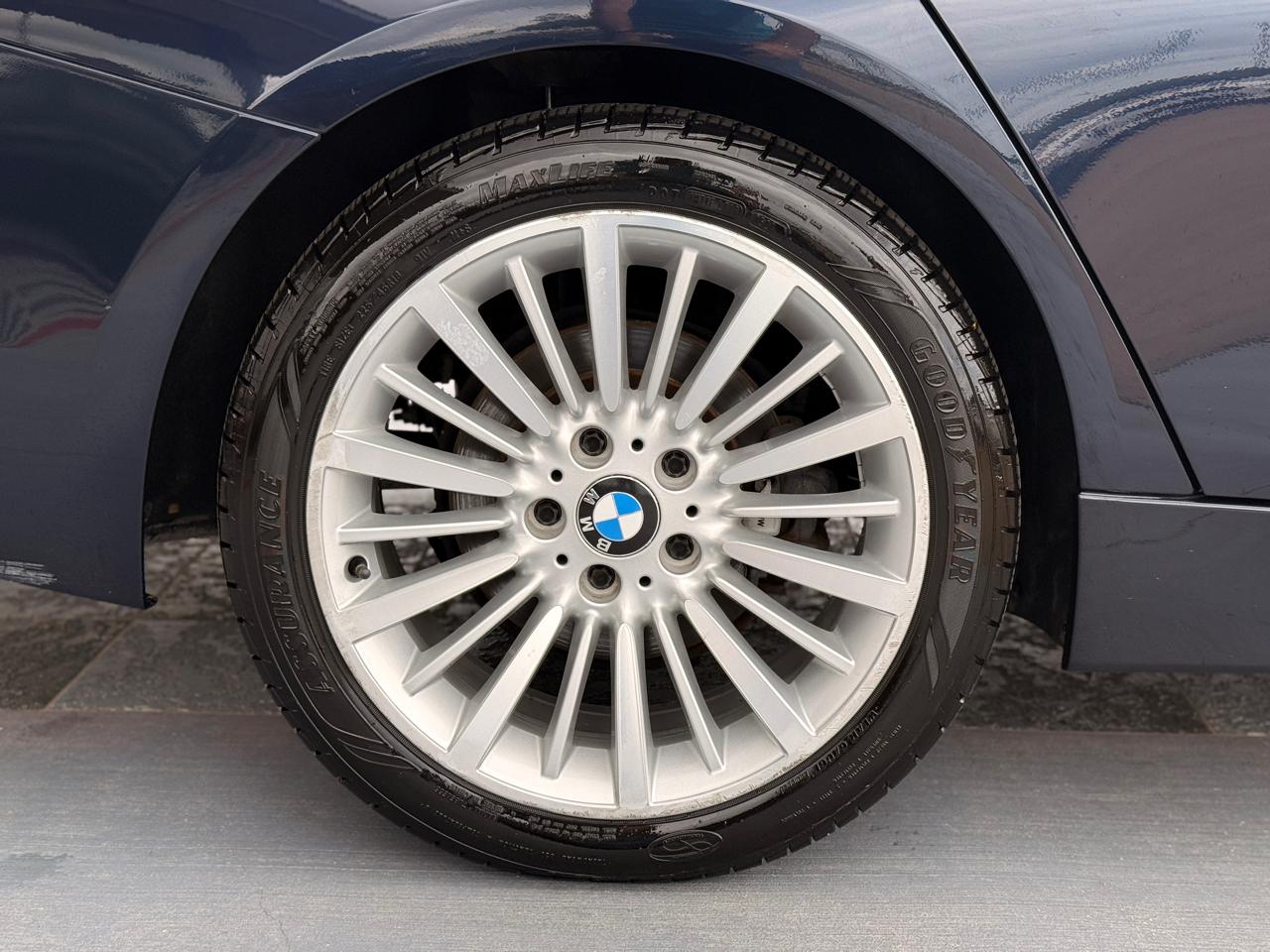 BMW 3-Series 328i Sedan 2014